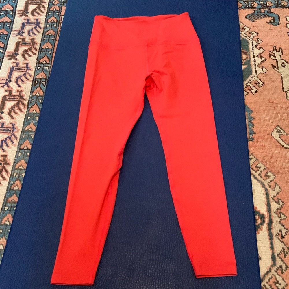 Beyond Yoga coral leggings sz M